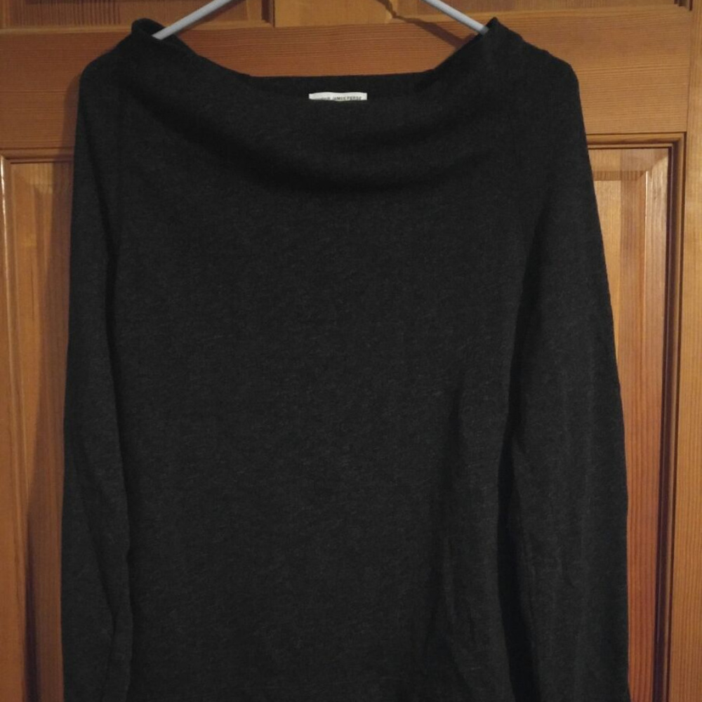 James Perse over the shoulder sweater top Size 4
